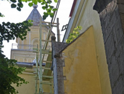 visszakapja-egykori-patinajat-beregszaszi-romai-katolikus-plebaniatemplomz