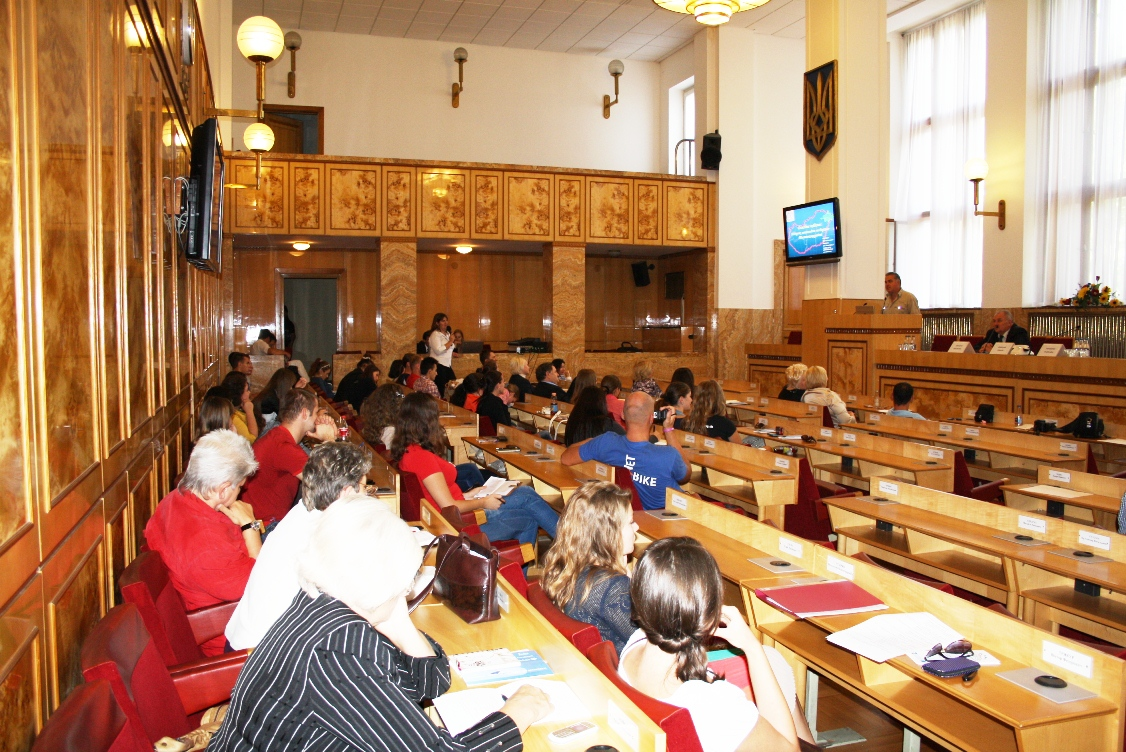 Ungváron a turizmus fejlesztésének perspektíváiról Kárpátalján és a Kárpáti régióban értekeztek szakemberek