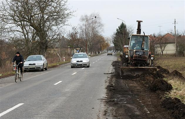 Átadják a Tiszaújlak–Tiszapéterfalva közötti kerékpárutat